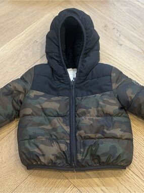 GAP Kids Hooded Puffer Jacket - Black and Camo